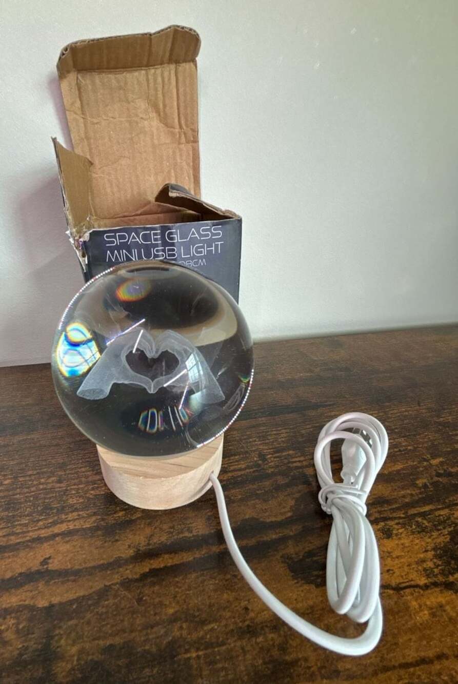 Space Glass Mini USB Light 8CM Crystal Ball with Wooden Base and Heart Gesture L
